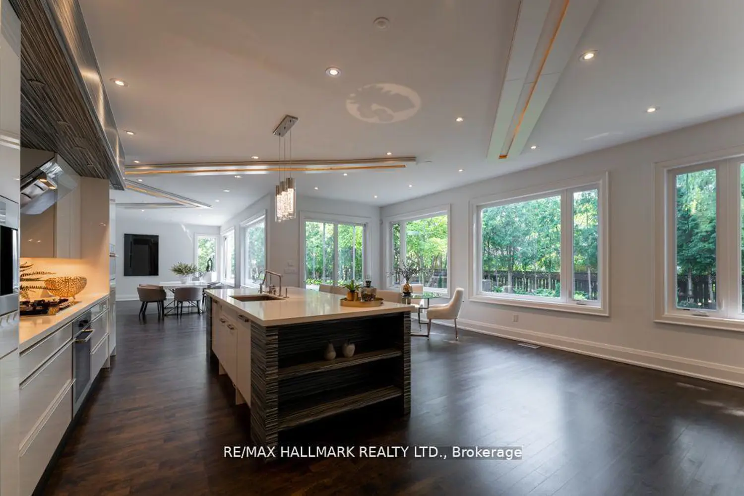 Additional image 17 of 17 Hammok Crescent