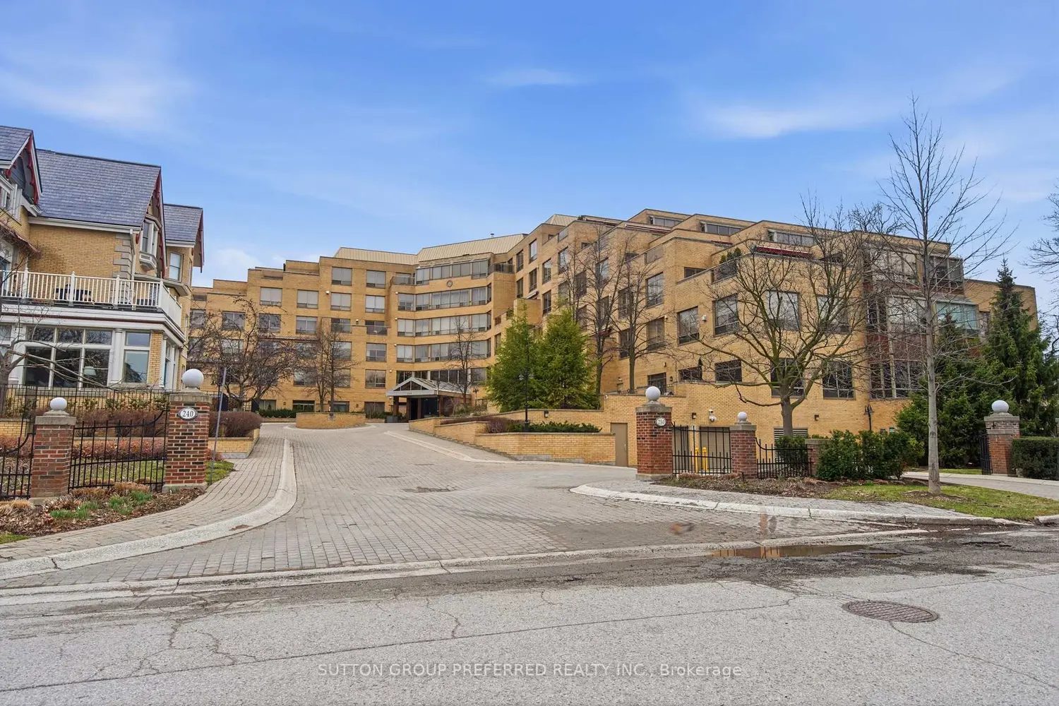 250 Sydenham Street 310