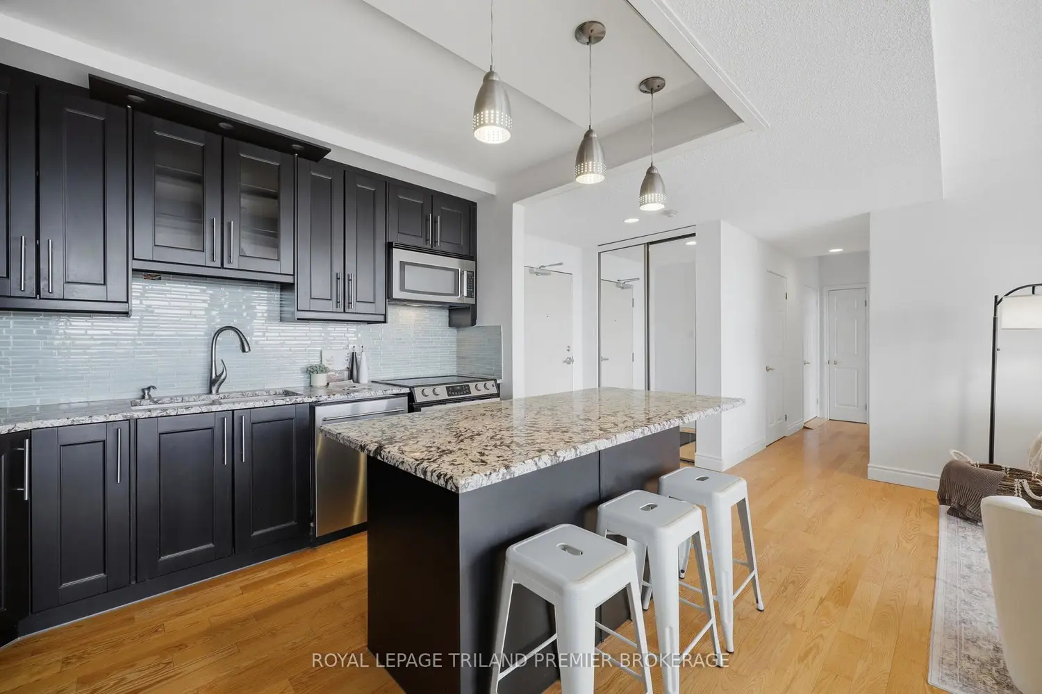 600 Talbot Street 1004 photo 5