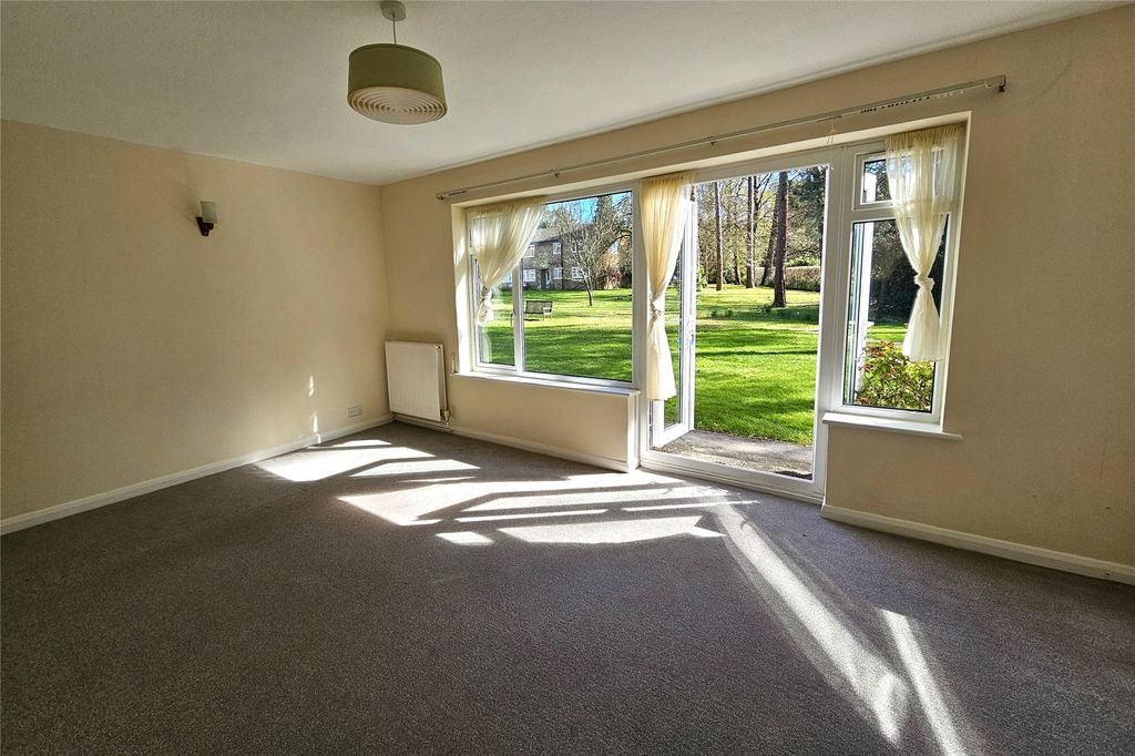 Additional image 2 of 2 bed flat for saleHindhead, Surrey GU26
