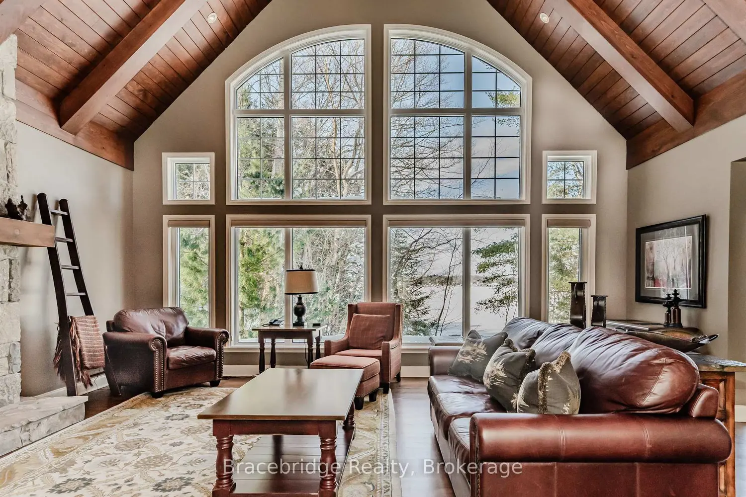 3876 Muskoka Rd 118 Highway Water's Edge W1