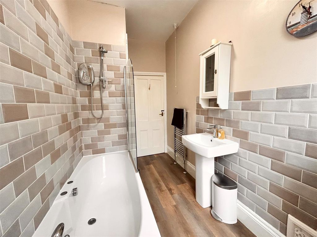 Additional image 25 of 6 bed end terrace house for saleGrandsmere Place, Halifax HX3