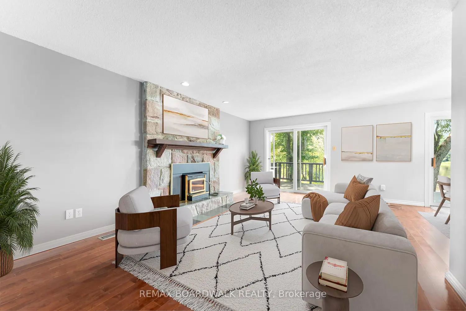 1278 Bayview Drive photo 4