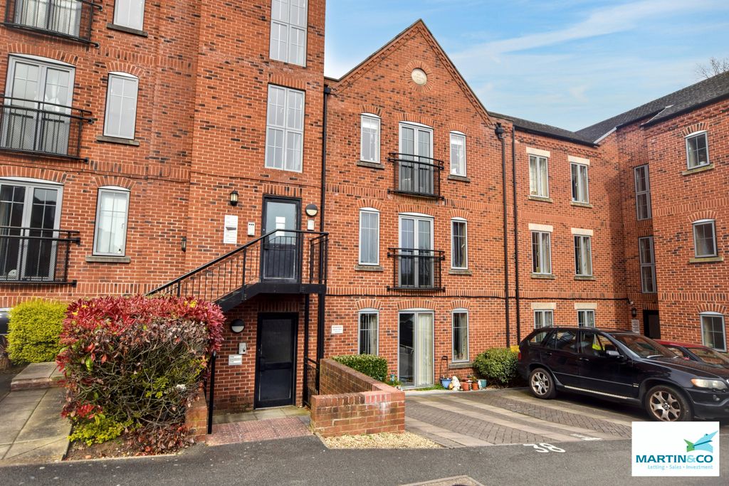 2 bed flat for saleWeavers Court LE10