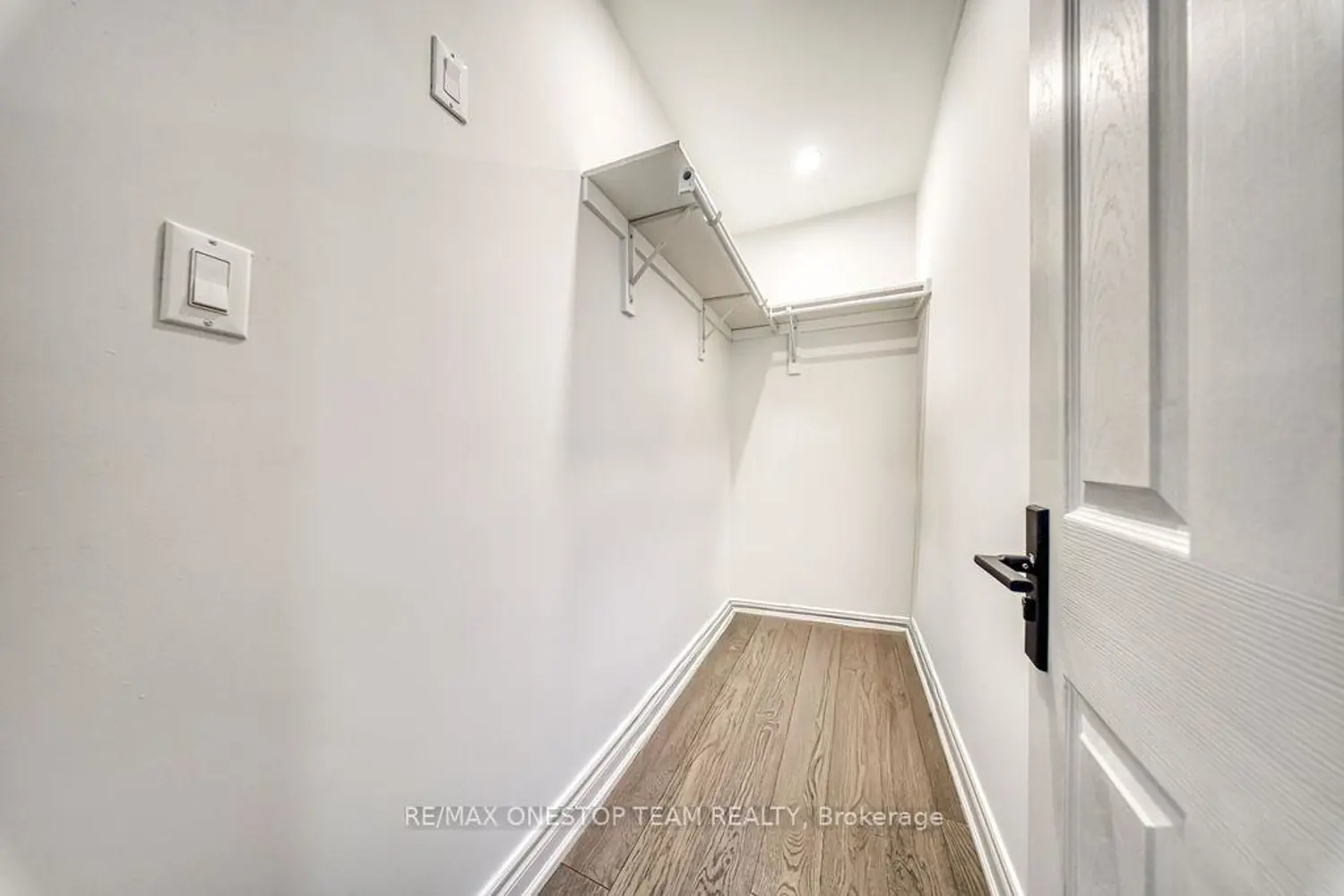 Additional image 10 of 238 Dunview Avenue