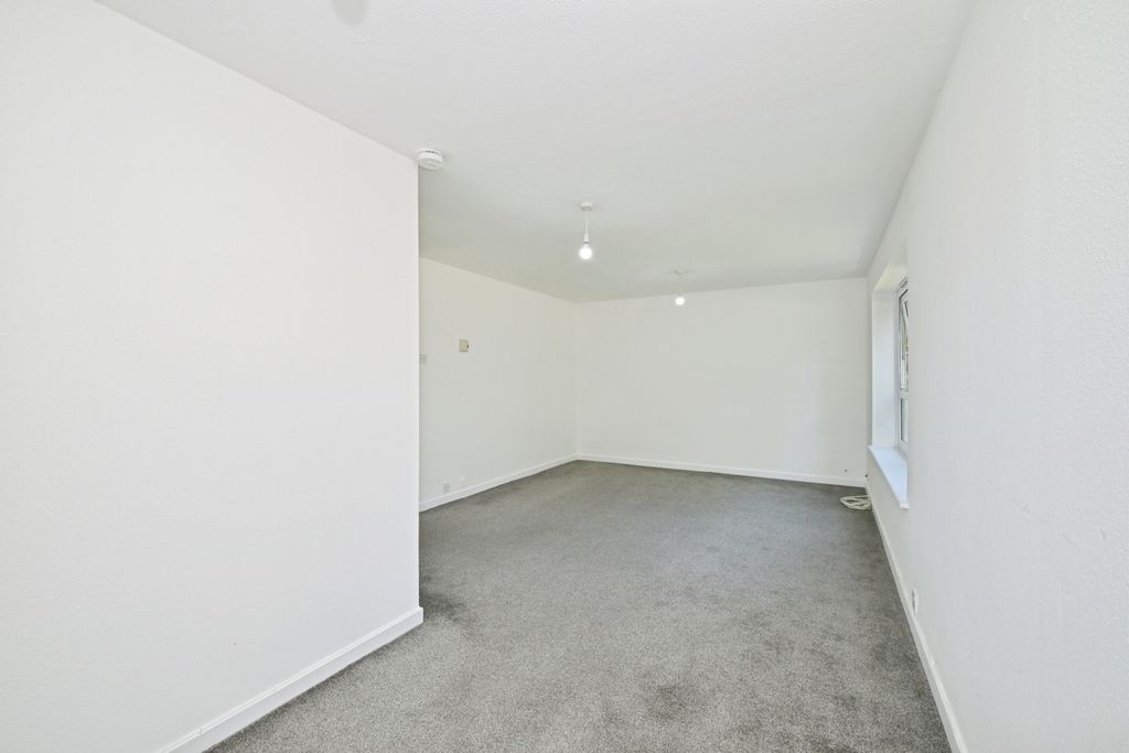 Additional image 5 of 2 bed flat for saleLampits, Hoddesdon EN11
