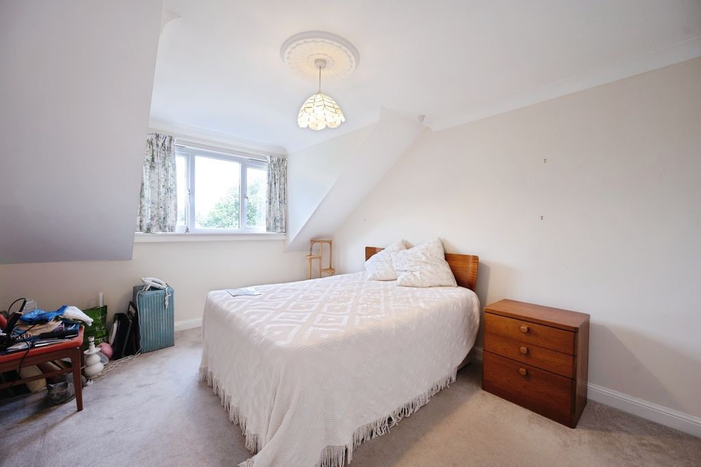 Additional image 9 of 2 bed flat for saleSea Front, Hayling Island, Hampshire PO11