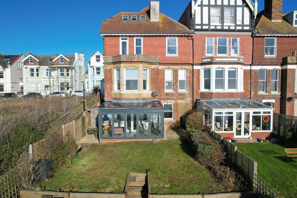 2 bed flat for saleWest Hill Road, St. Leonards-On-Sea TN38 photo 5