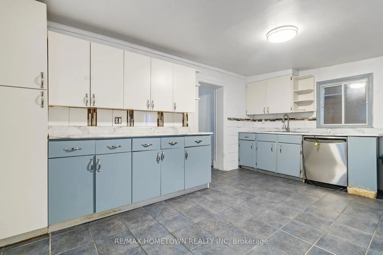 93 Perth Street photo 5