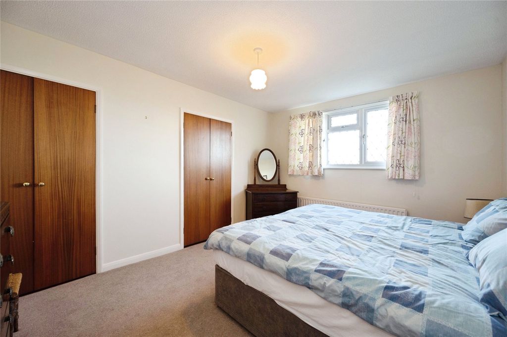 Additional image 19 of 4 bed detached house for saleMarine Walk, Hayling Island, Hampshire PO11