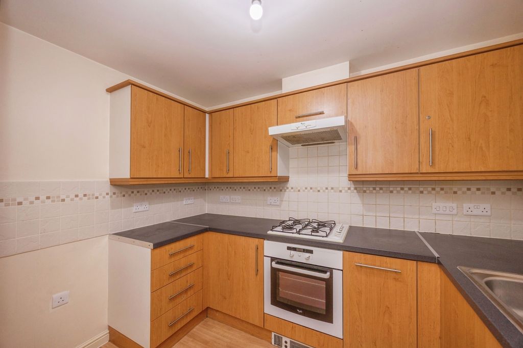 Additional image 7 of 1 bed flat for saleLittle Hackets, Havant, Hampshire PO9