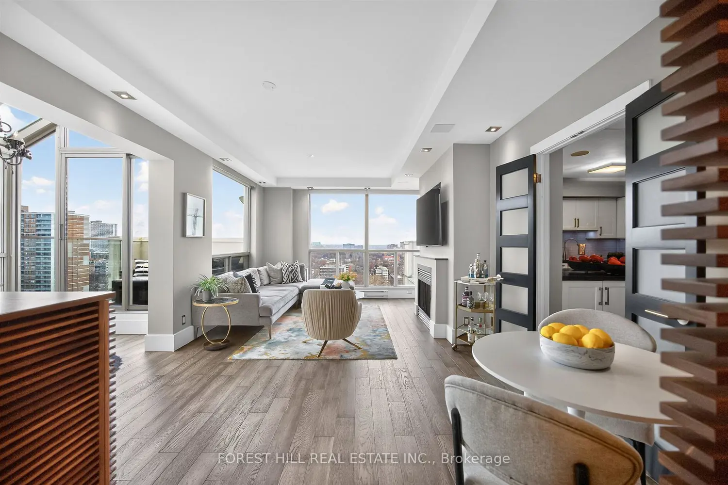 298 Jarvis Street Up Ph 3 photo 2