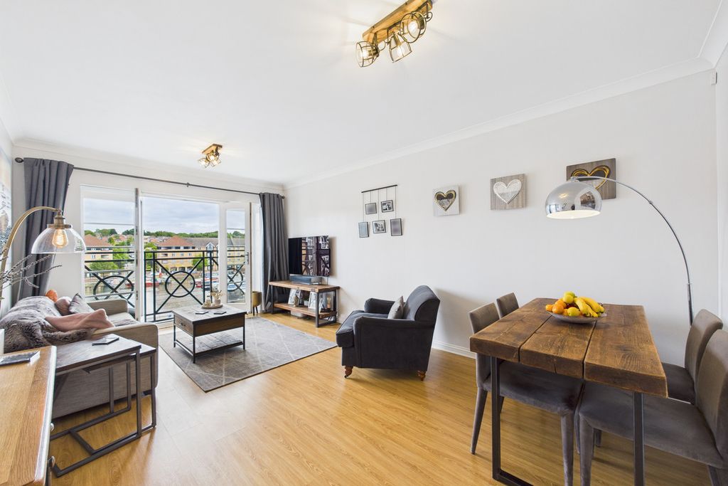 Additional image 8 of 2 bed flat for saleStationers Place, Hemel Hempstead HP3