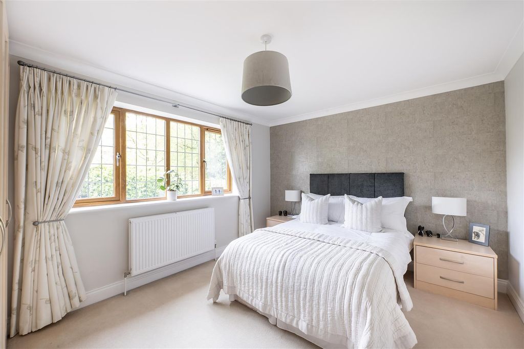 Additional image 8 of 5 bed detached house for saleBroad Oaks Close, Harpenden AL5
