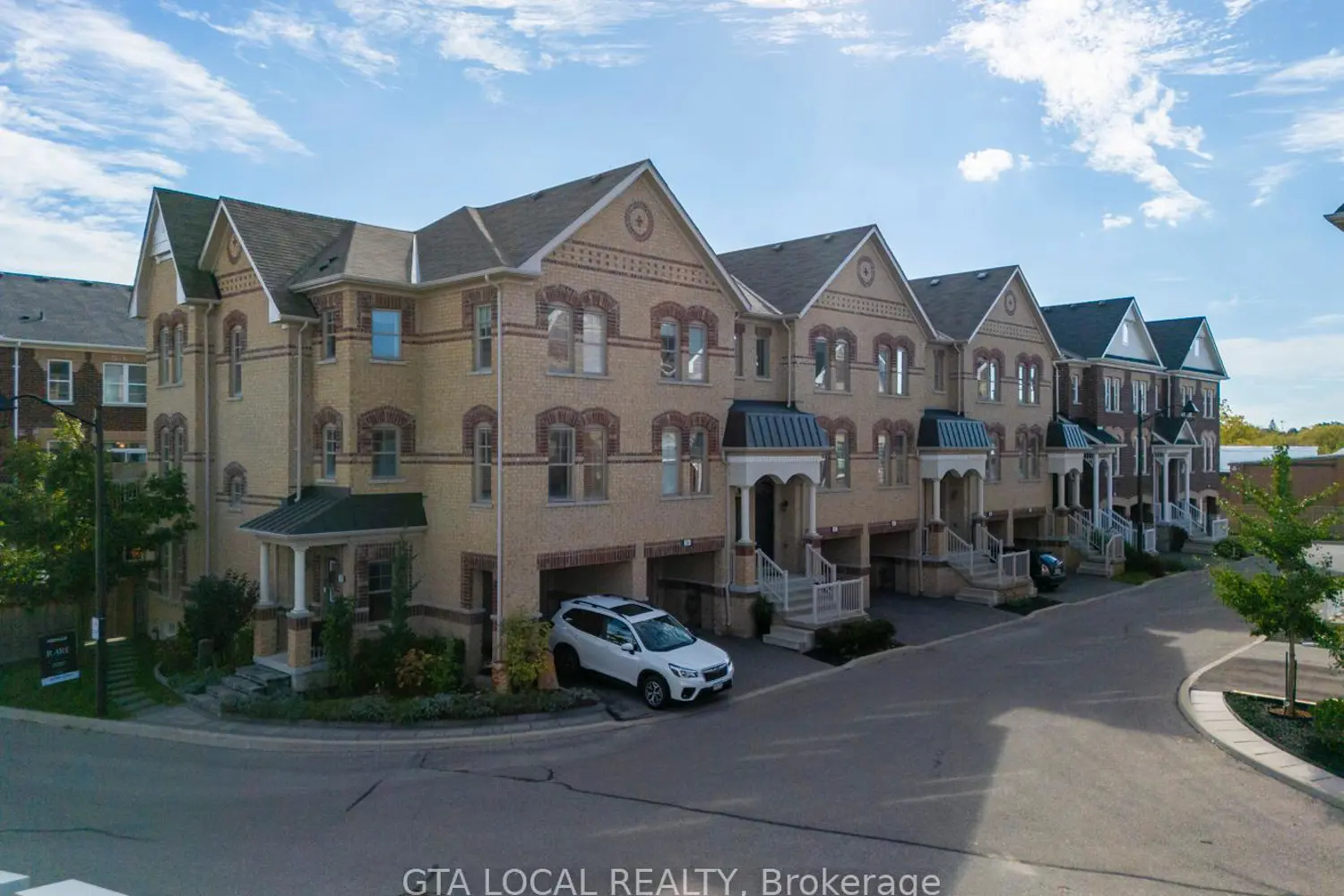 10 Porter Avenue 31 photo 2