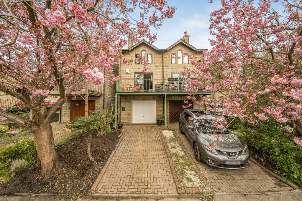 3 bed semi-detached house for saleVictoria Road, Hebden Bridge, West Yorkshire HX7