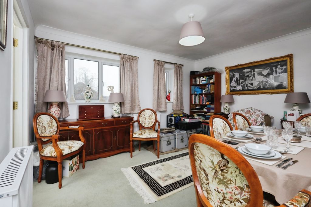 1 bed flat for saleStonegate Way, Heathfield TN21 photo 3