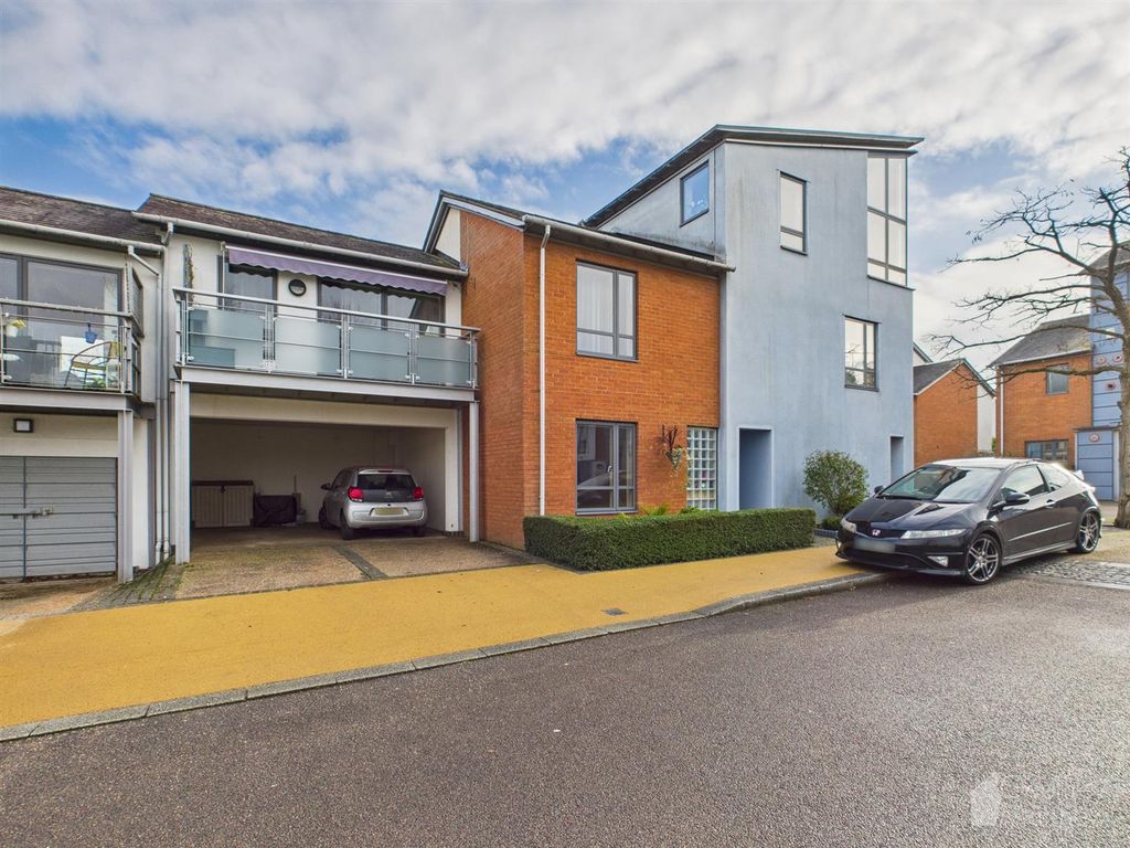 2 bed maisonette for saleSimplicity Lane, Newhall, Harlow CM17