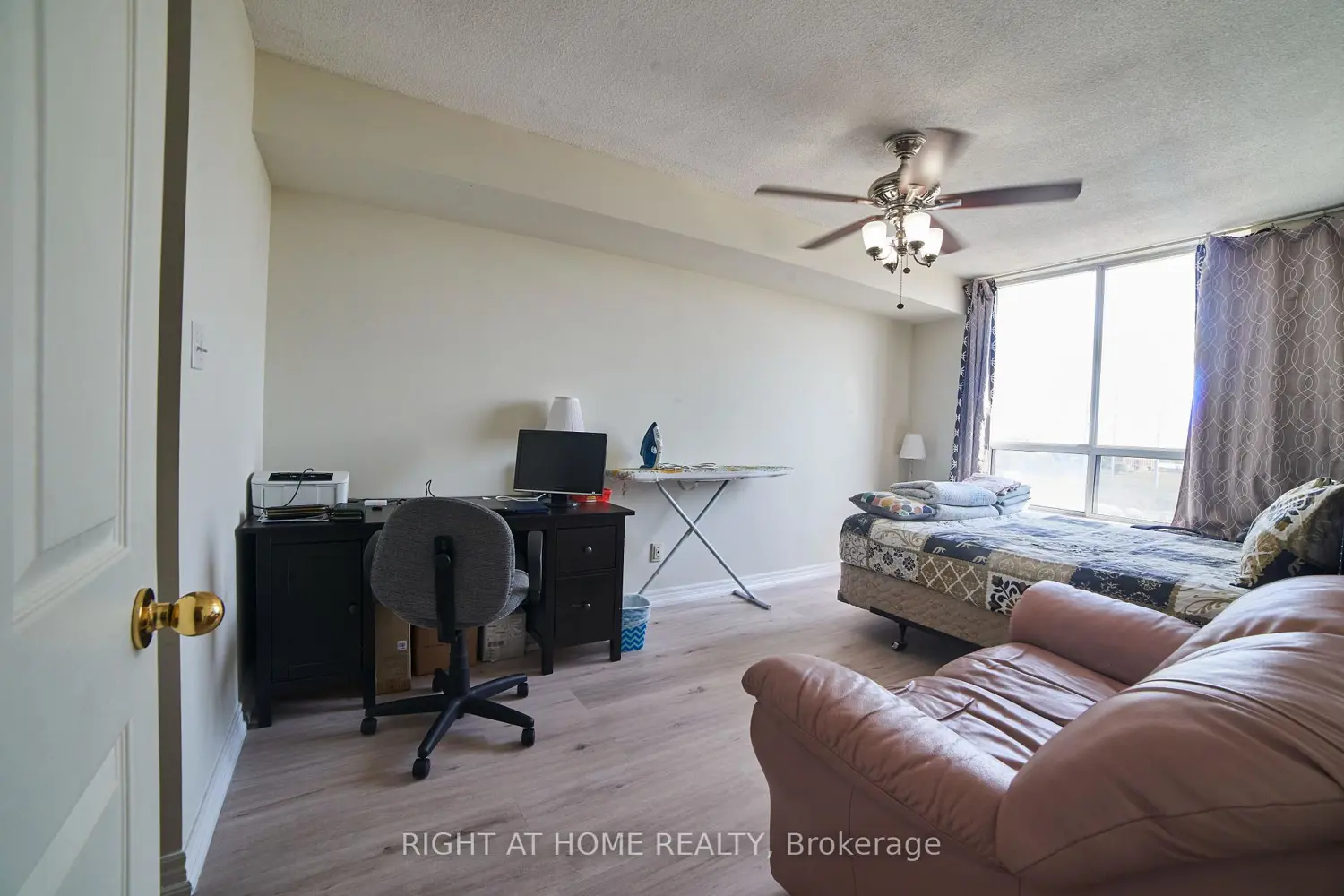 Additional image 4 of 1700 Eglinton Avenue 609