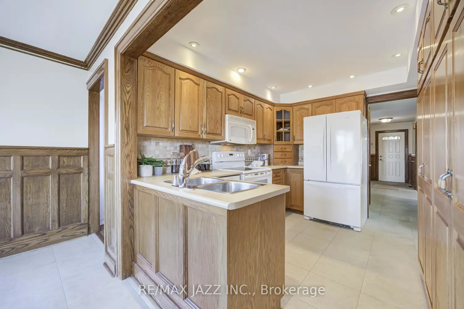 2 Coomer Crescent photo 5