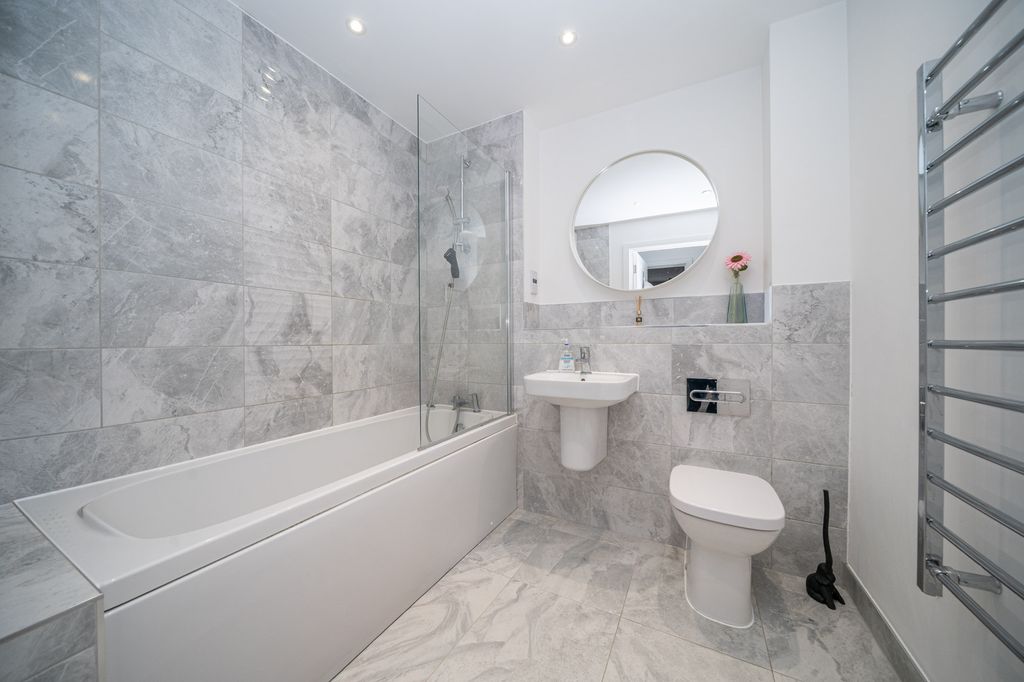 Additional image 17 of 2 bed flat for saleRegents House Frogmore Road, Hemel Hempstead, Hertfordshire HP3