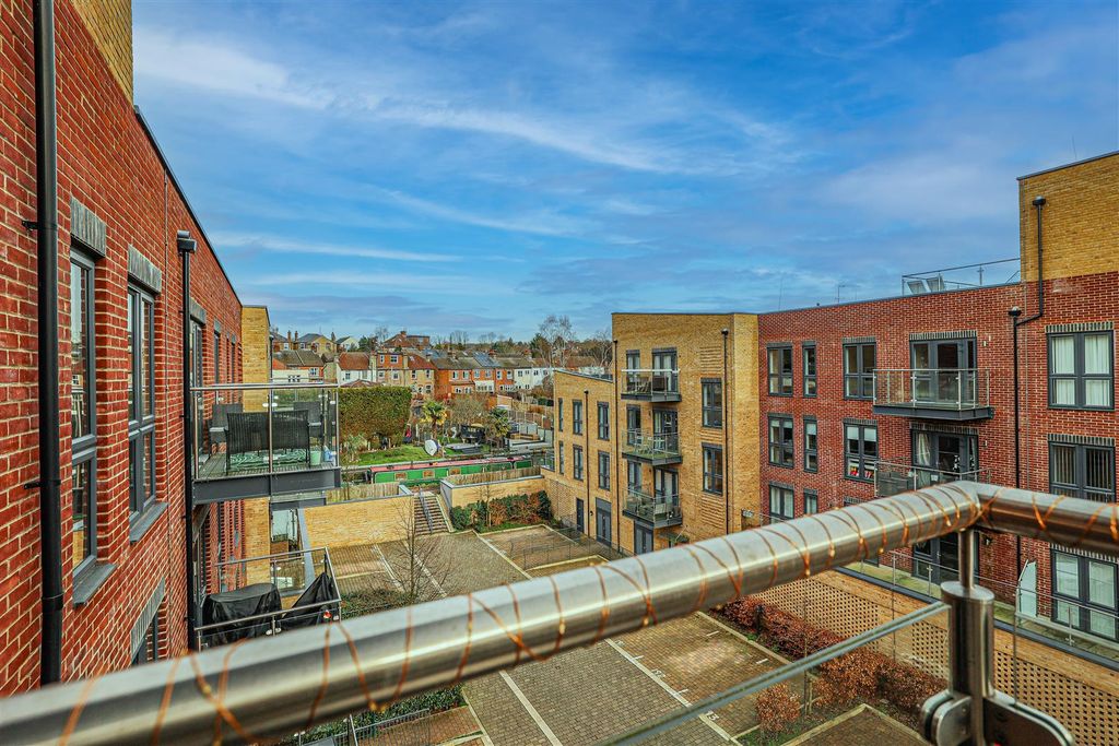 Additional image 23 of 2 bed flat for saleFrogmore Road, Hemel Hempstead HP3