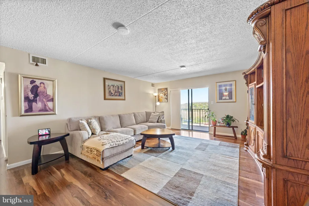 Additional image 2 of 20933 Valley Forge Circle Unit 933, King Of Prussia, PA 19406