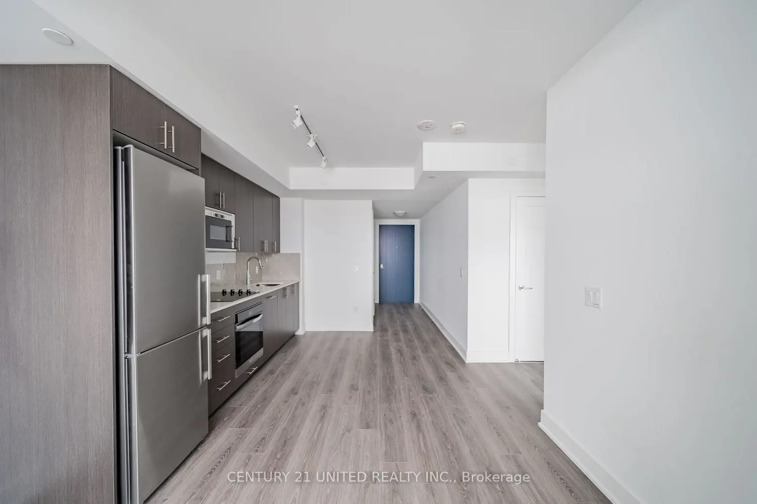 2545 Simcoe Street 1203 photo 5