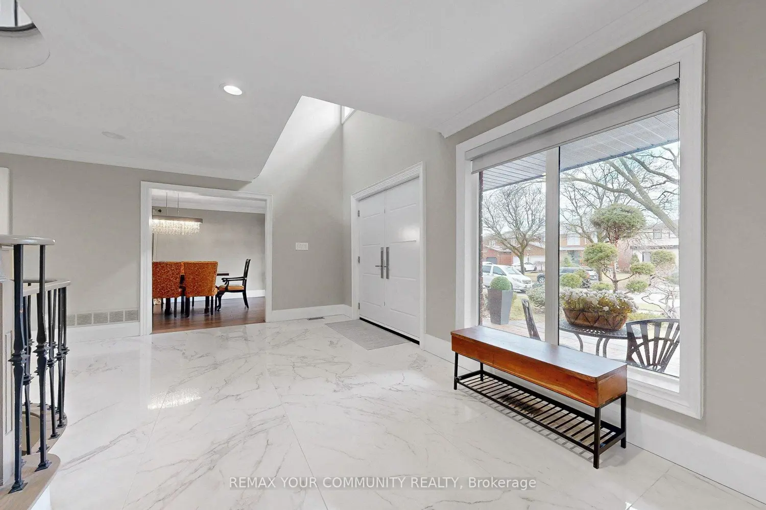 186 Wigwoss Drive photo 2