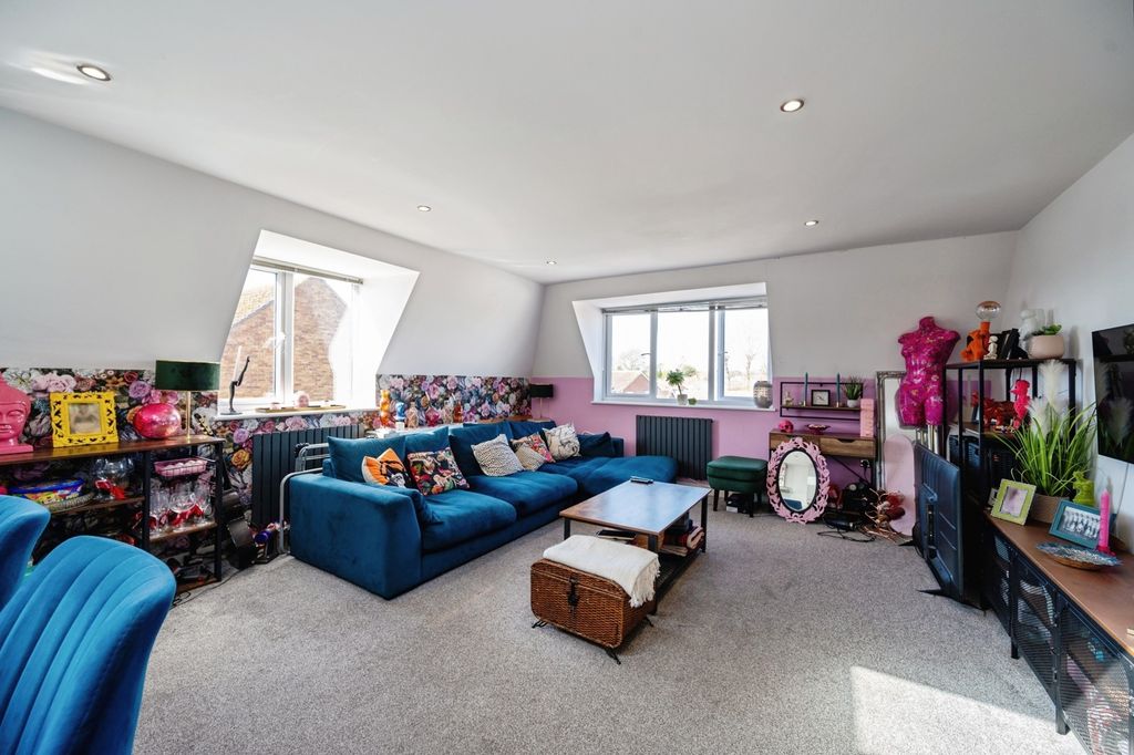 Additional image 5 of 2 bed flat for saleElm Grove, Hayling Island PO11