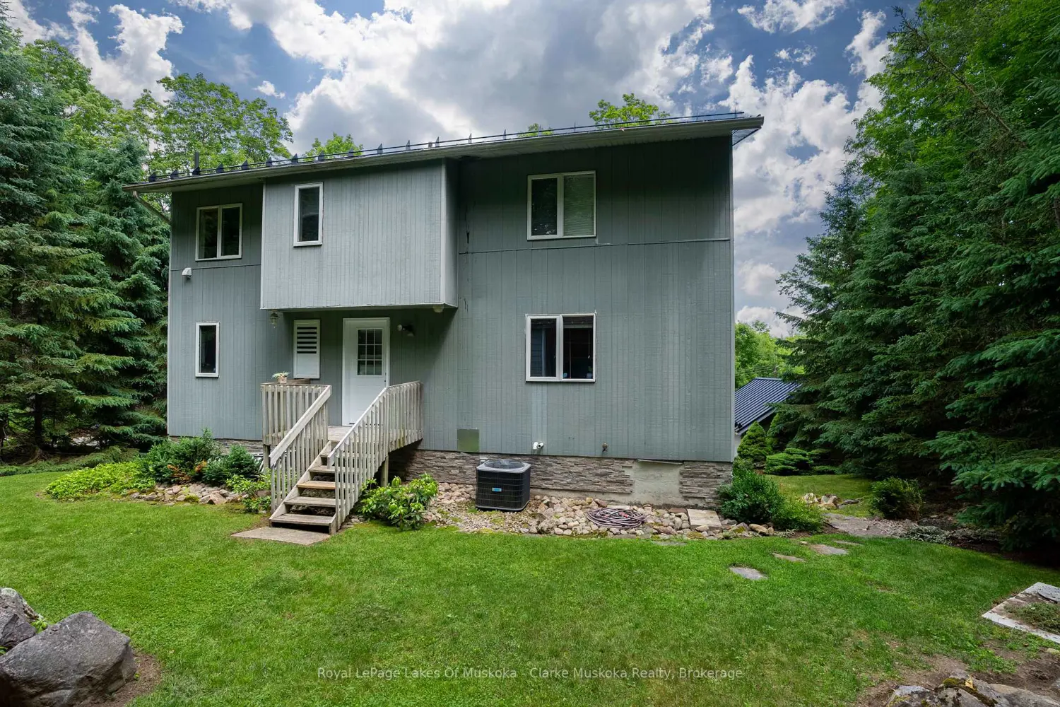 1806 Valley Road photo 2