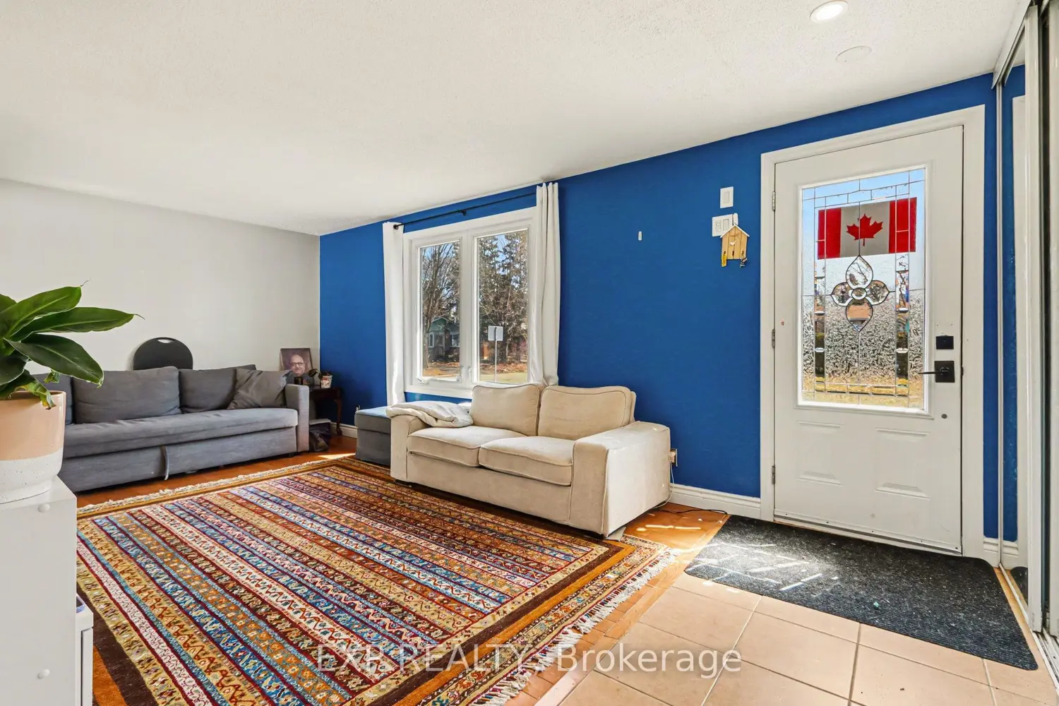 2 Folkstone Court photo 4