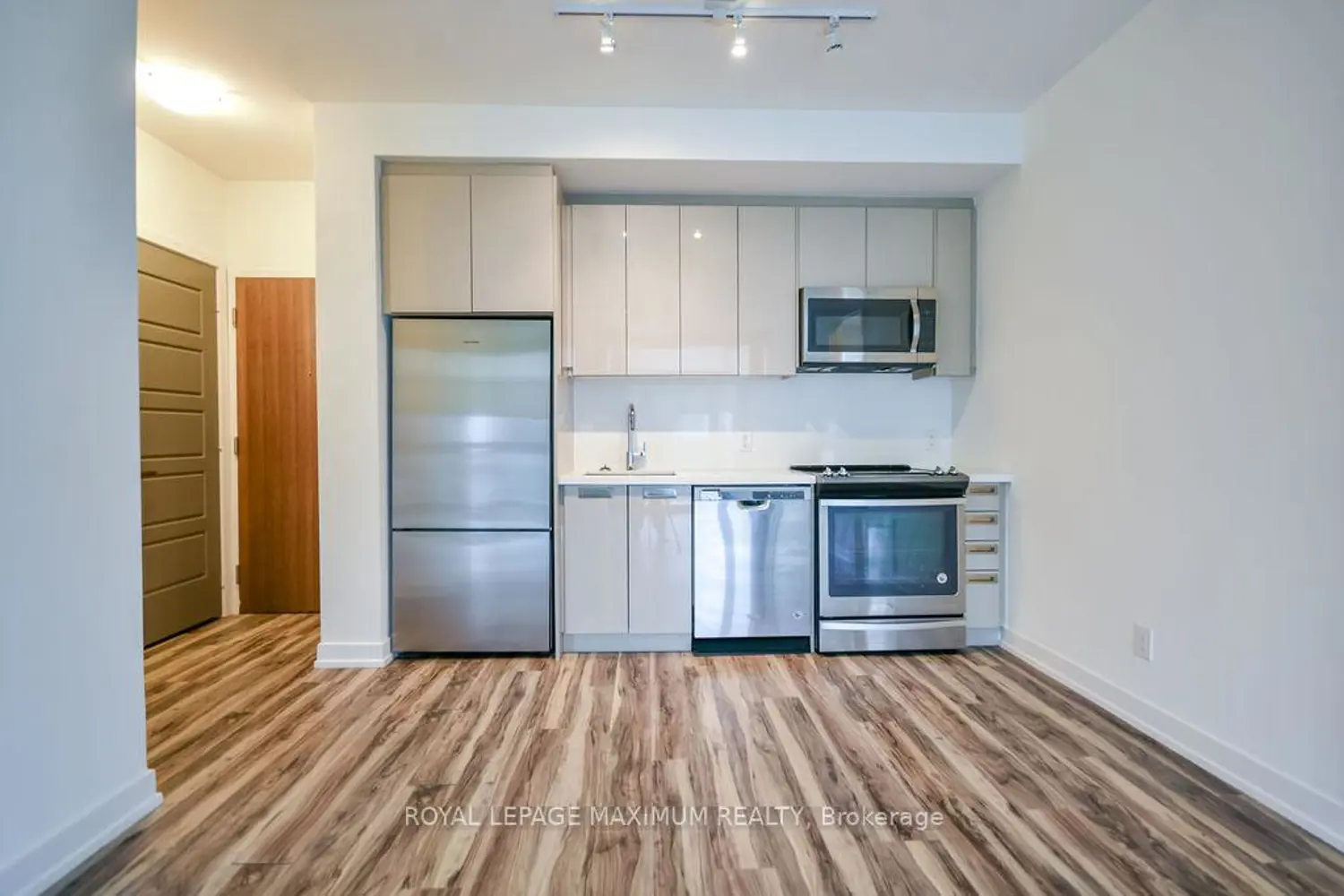 271 Sea Ray Avenue B417 photo 4