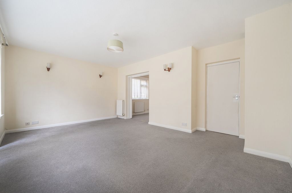 Additional image 13 of 2 bed flat for saleHindhead, Surrey GU26