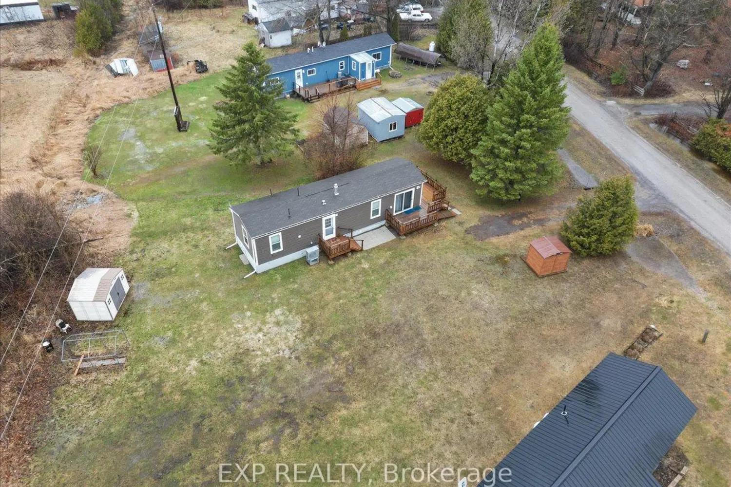 114 Harold Valley Drive photo 2