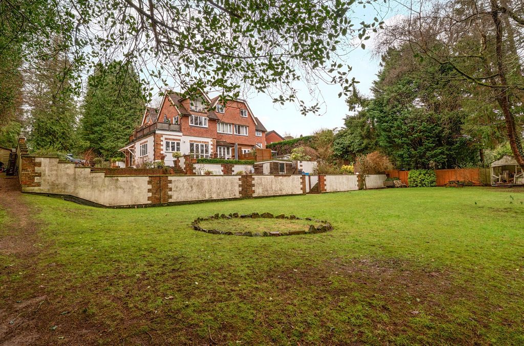 Additional image 2 of 1 bed flat for saleHindhead, Surrey GU26