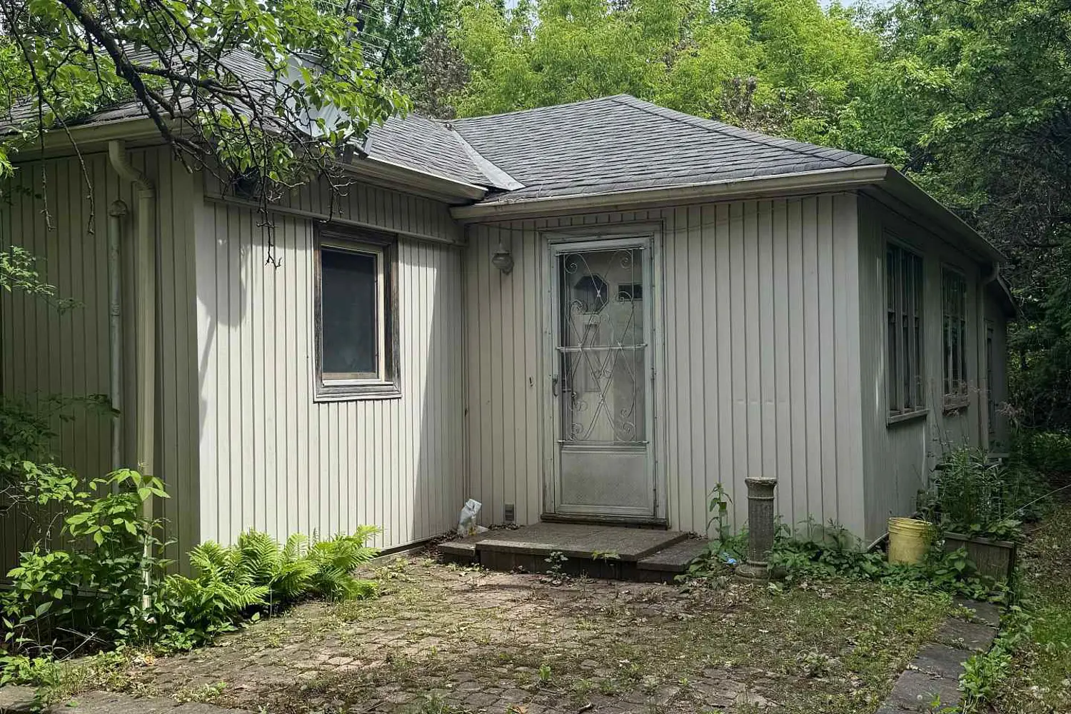 31 Maple Bush Avenue