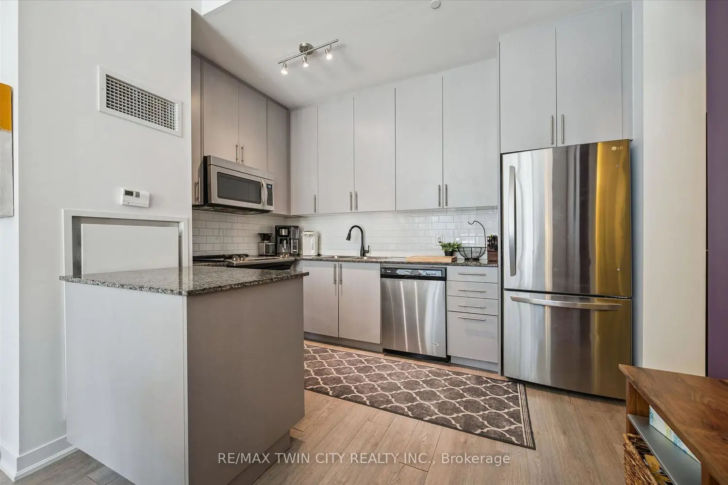 85 Duke Street 103 photo 3