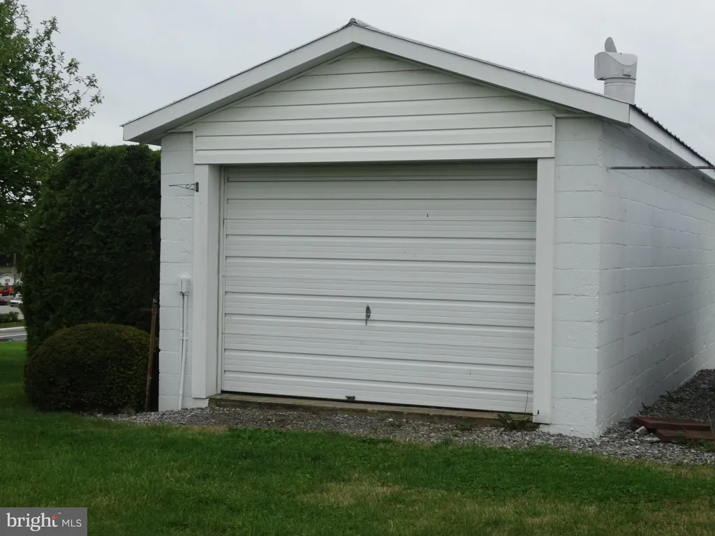 Additional image 3 of 130 N N Antrim Way Unit 1, Greencastle, PA 17225