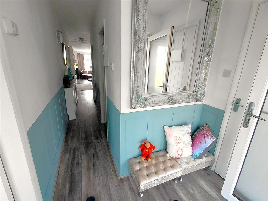 Additional image 3 of 4 bed detached bungalow for saleAshcourt Drive, Hornsea HU18