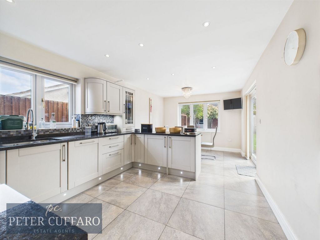 Additional image 7 of 4 bed detached house for saleDerby Road, Hoddesdon EN11