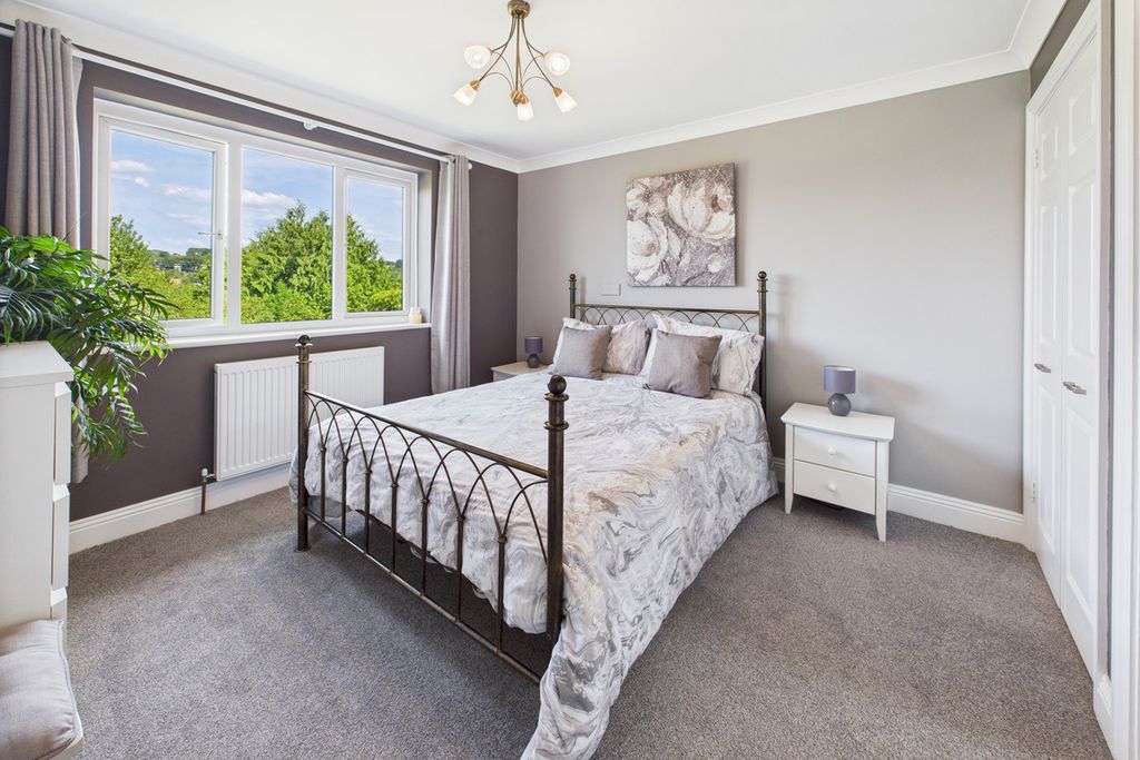 Additional image 8 of 6 bed detached house for saleAstley Road, Hemel Hempstead HP1