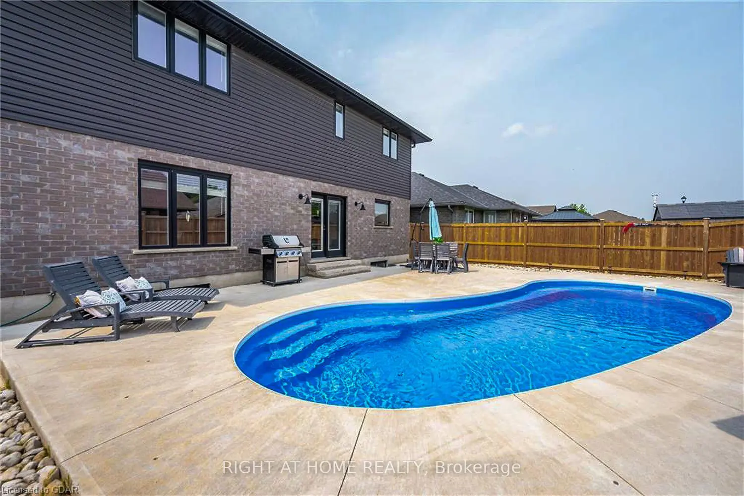 74 Farley Road photo 3