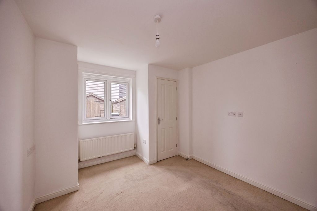 Additional image 18 of 1 bed flat for saleLittle Hackets, Havant, Hampshire PO9