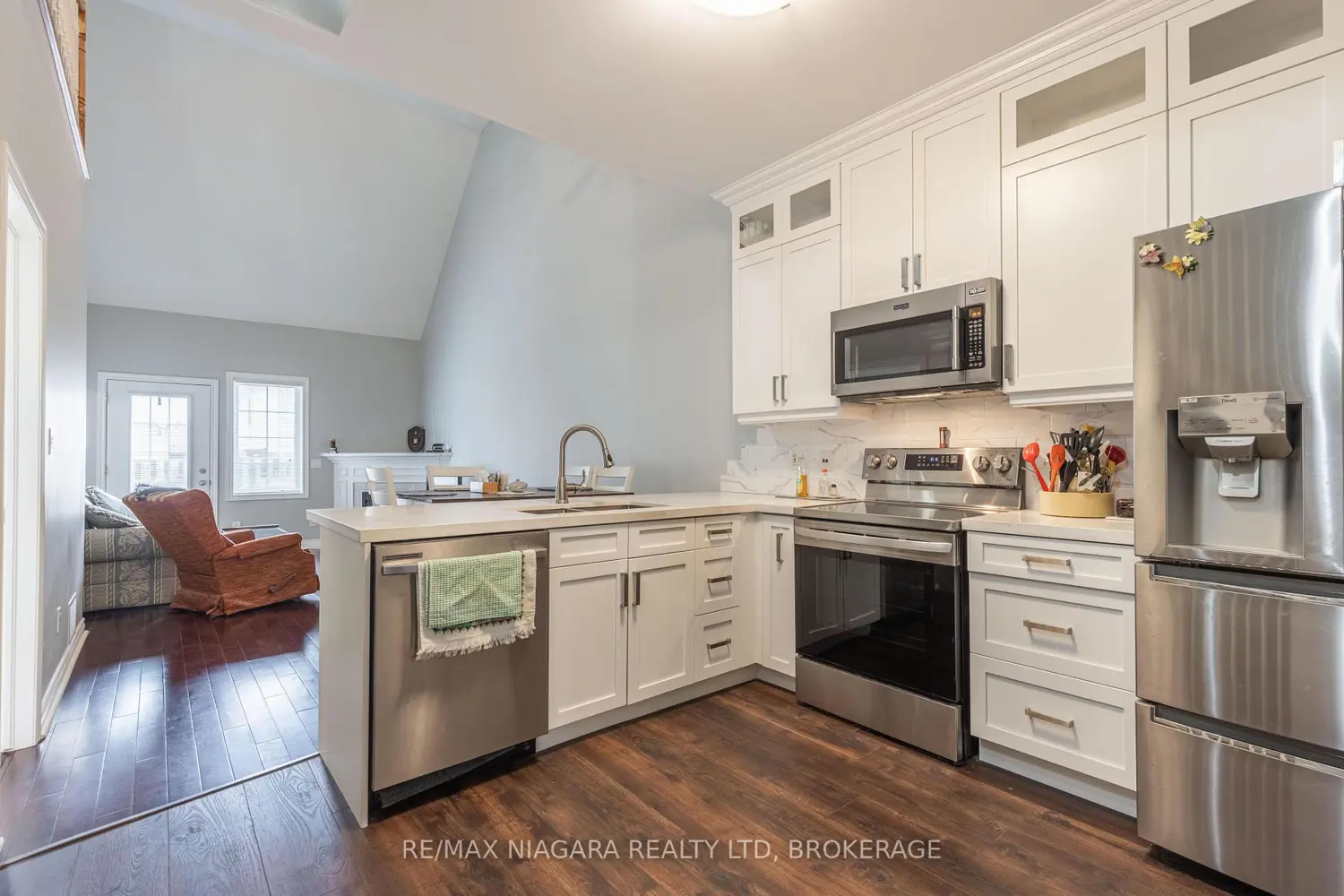 Additional image 3 of 8142 Costabile Drive 16