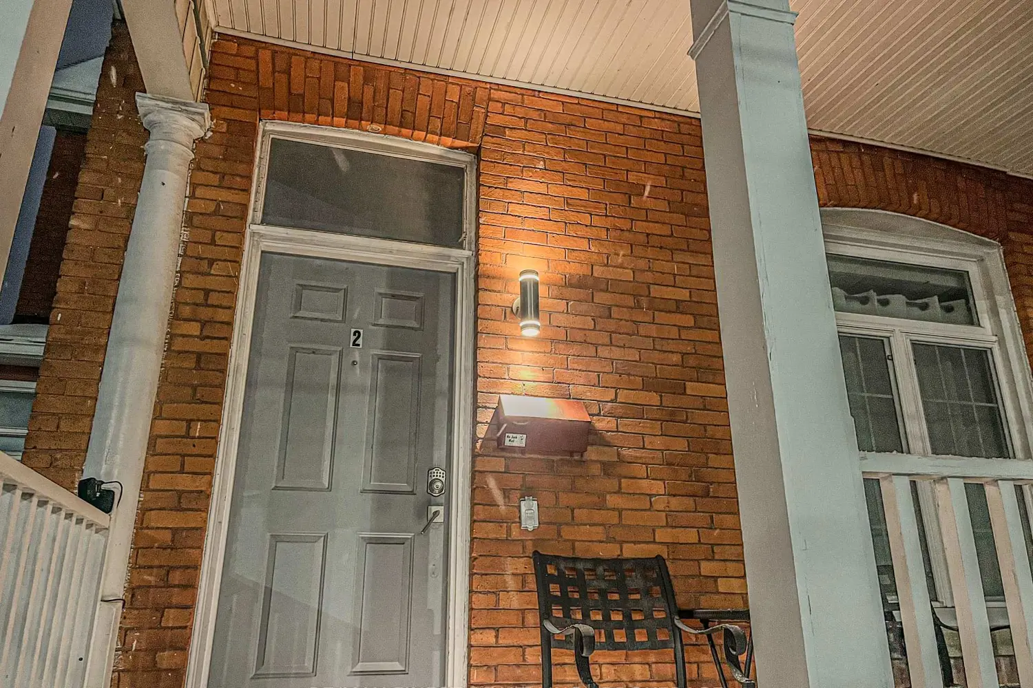 166 Queen Street photo 2
