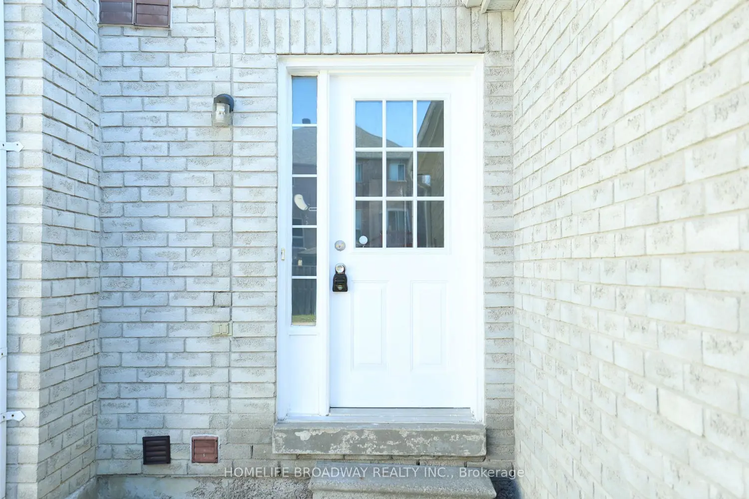 Additional image 16 of 378 Bur Oak Avenue