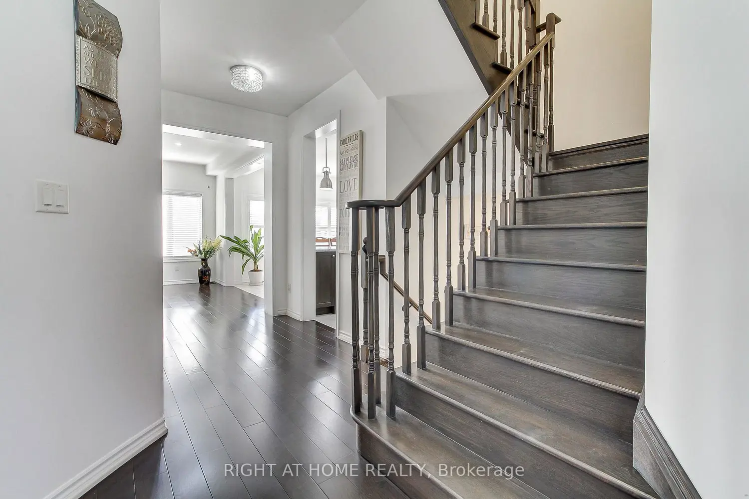 121 Hutchinson Drive photo 4