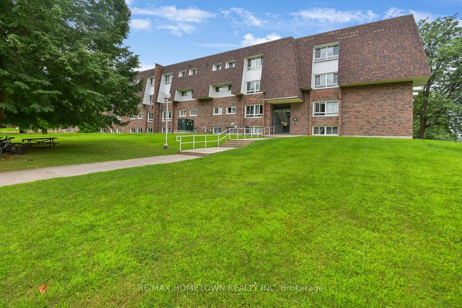 Additional image 4 of 815 Kyle Court 310