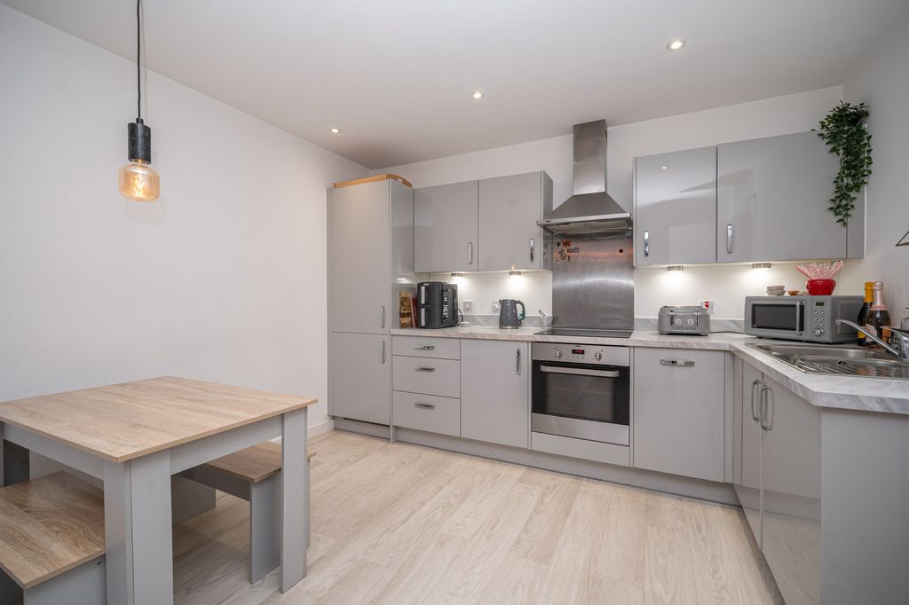 Additional image 19 of 2 bed flat for saleRegents House Frogmore Road, Hemel Hempstead, Hertfordshire HP3